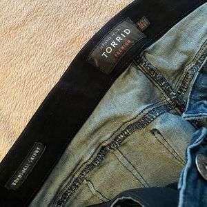 Torrid bombshell skinny size 18